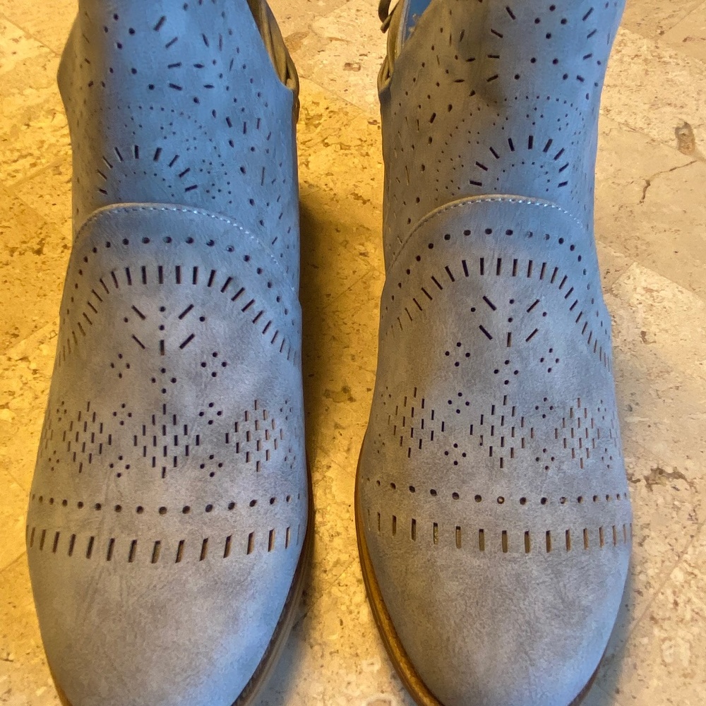 Brand New cutout Grey Lace Up Booties Size 7